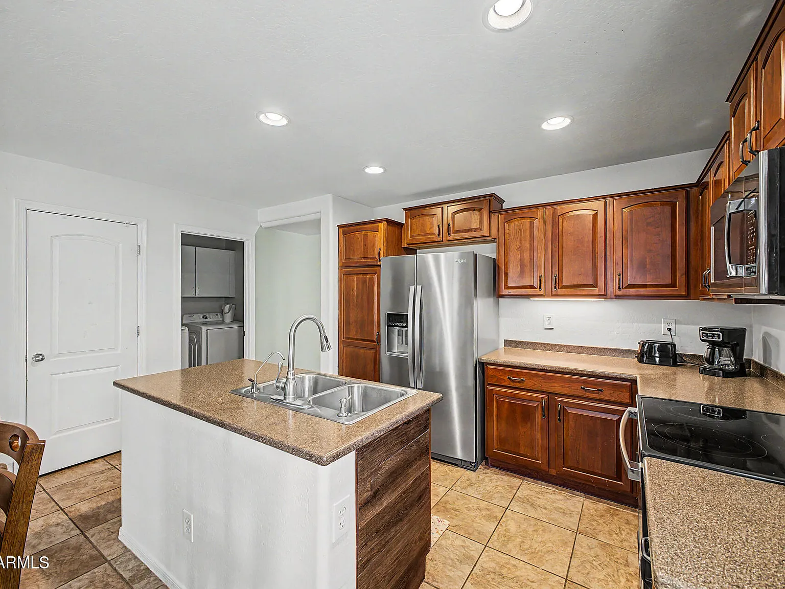 4 bed, 2.5 bath, 2275 sqft, $2,750 — Photo 3