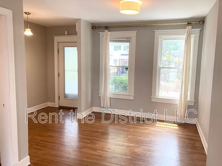 624 Orleans Pl NE — Photo 8