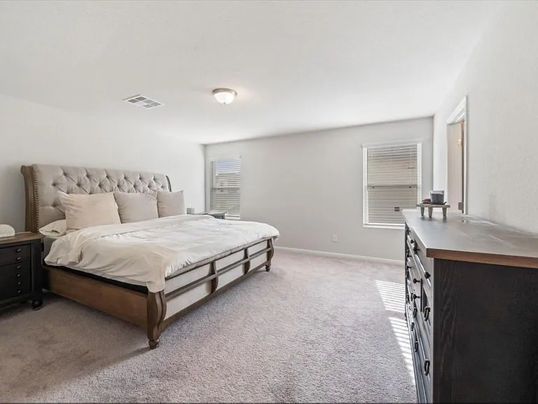 2224 Cedar Valley Dr — Photo 9