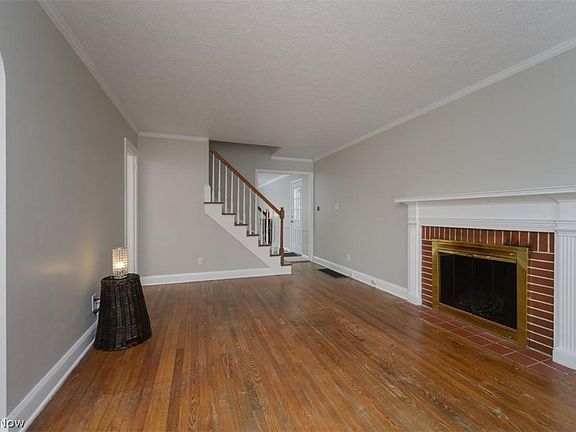5th image of 235 Oakley Ave