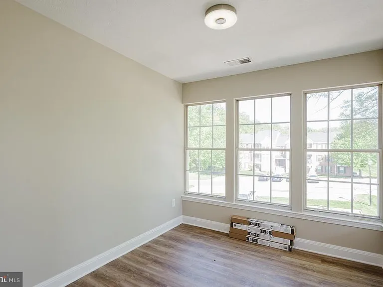 3100 Cardinal Way #J — Photo 14