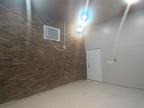 2nd image of 1107 10th St #1107