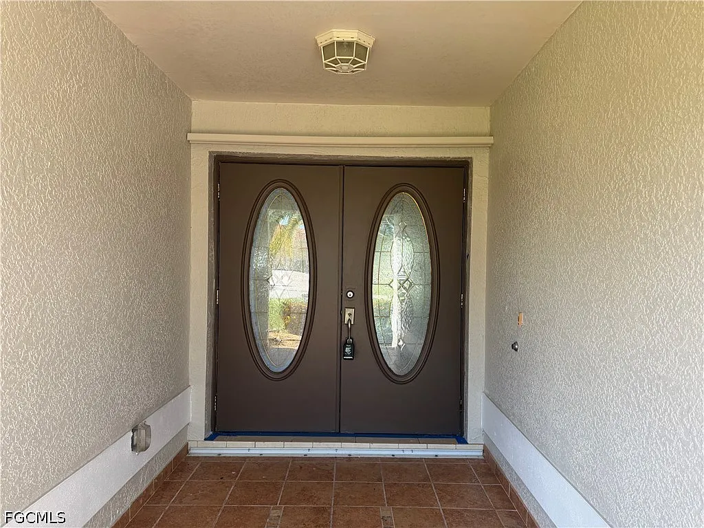 3 bed, 2.0 bath, 1693 sqft, $1,900 — Photo 4