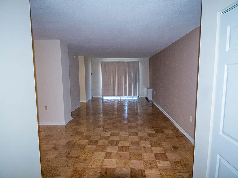 Steward Tower Apartments — Photo 42