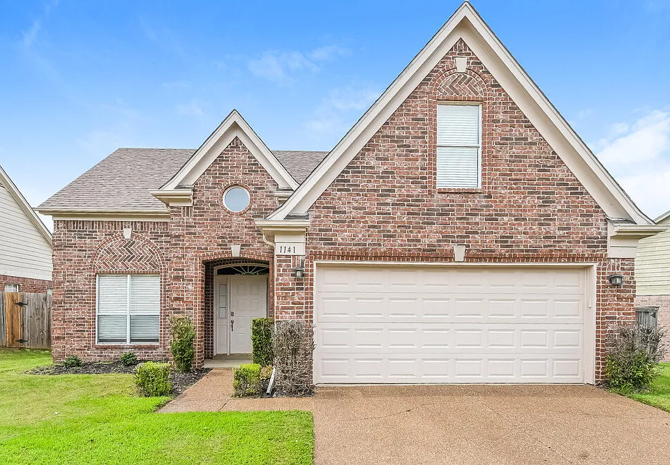 1141 Red Fern Cir E