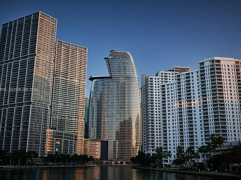 300 Biscayne Blvd #2305W — Photo 49