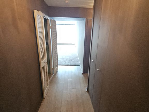 5th image of 6033 N Sheridan Rd APT 37L