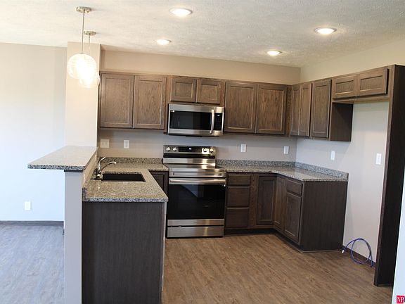 4th image of 2910 W Washington St