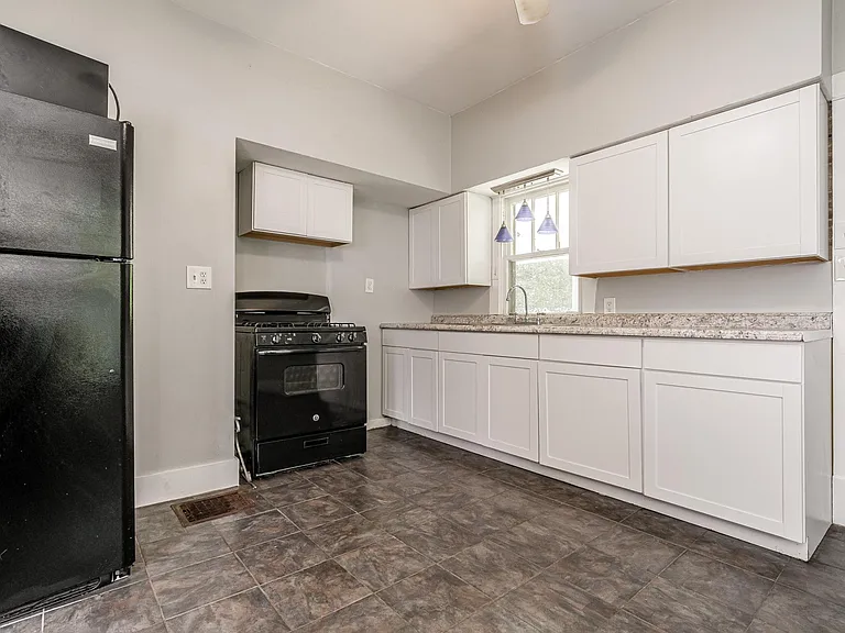 608 Colorado Ave — Photo 38