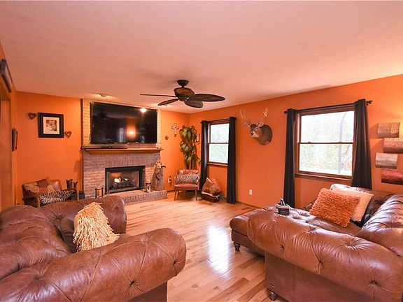 4th image of 132 Latimer Ct