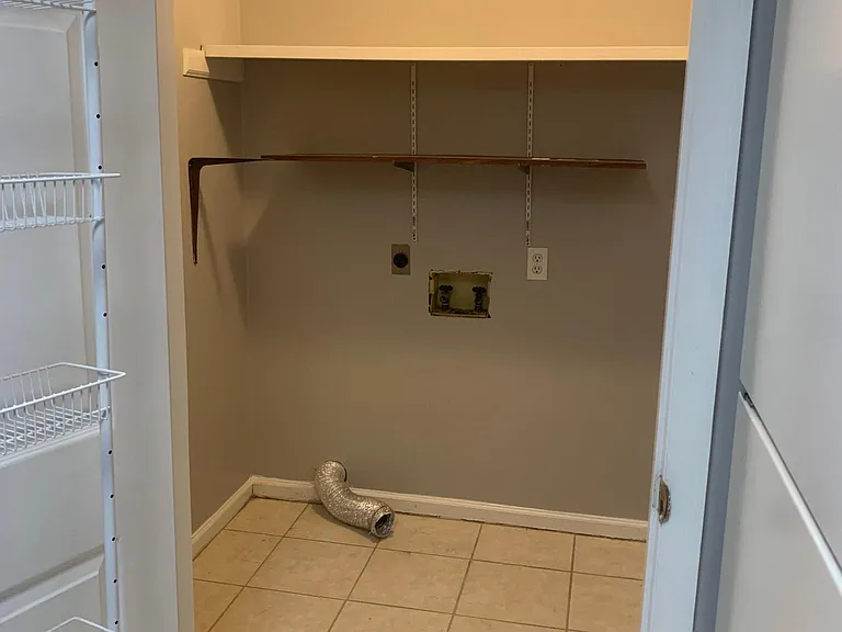127 Blue Pool Dr — Photo 24