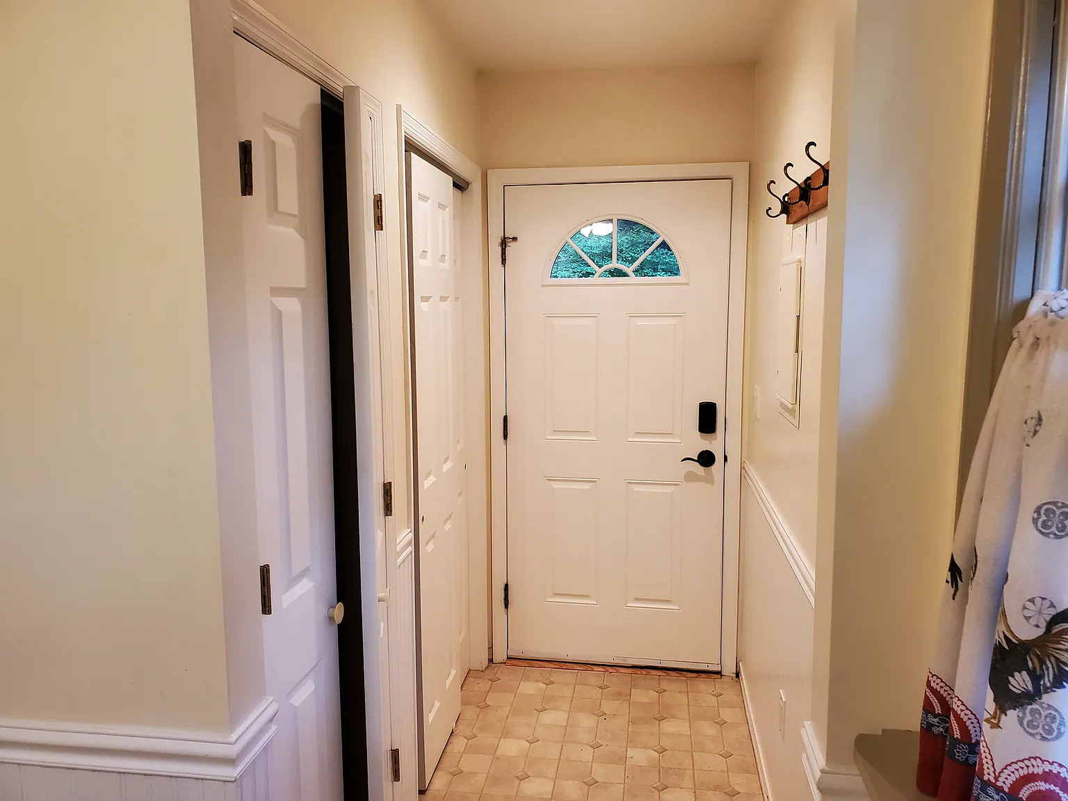25 Cypress Ln — Photo 2