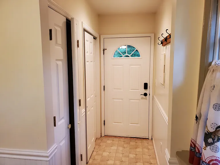 25 Cypress Ln — Photo 2
