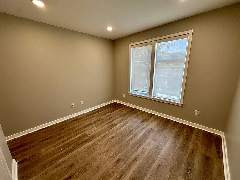 1636-54 W Flora Street — Photo 17