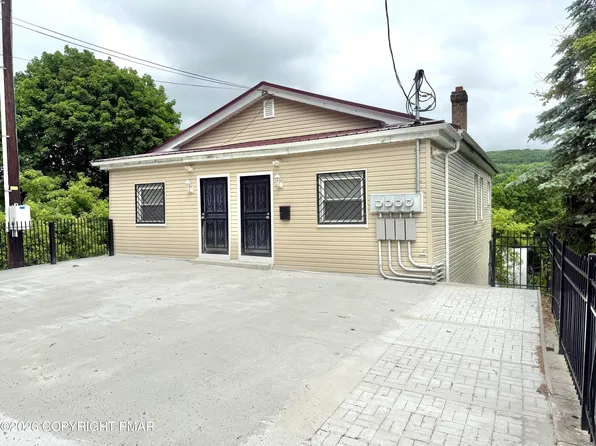 309-311 E Ridge St, Lansford, PA 18232