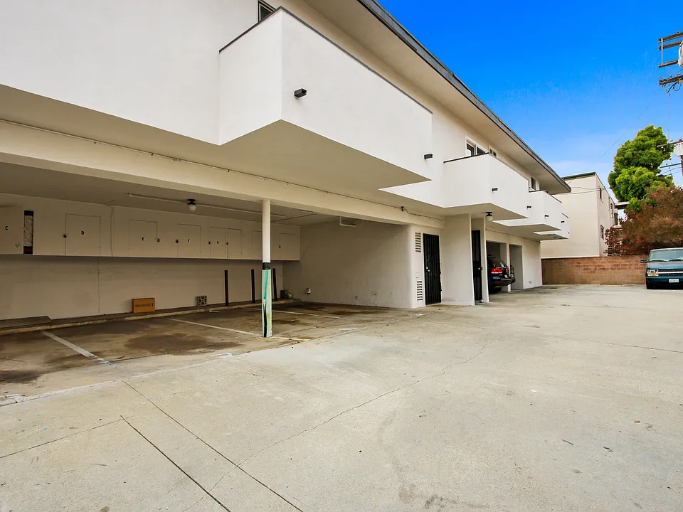 Building Photo 3