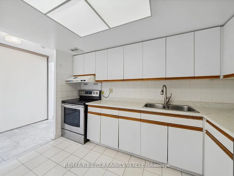 225 Bamburgh Cir #511 — Photo 6