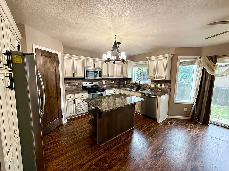 2045 Prairie Hill Dr — Photo 13