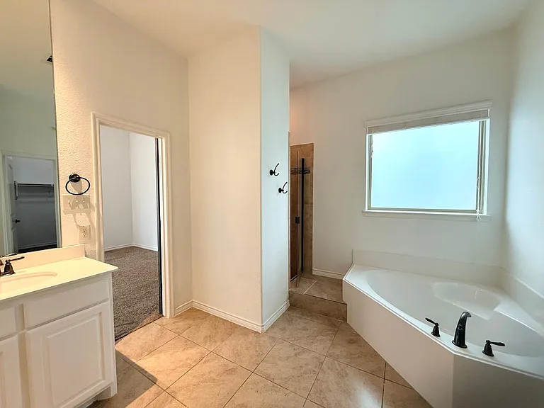 160 Stevenson Dr — Photo 30
