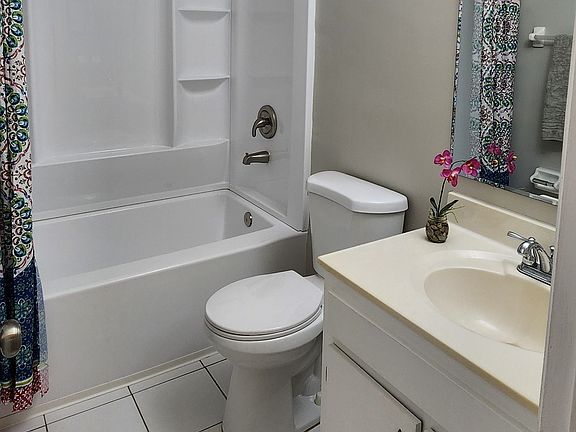 4th image of 3002 NW 76th Ter