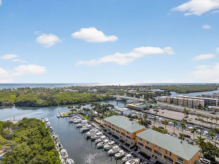 700 E Boynton Beach Blvd #Penthouse 2 — Photo 8