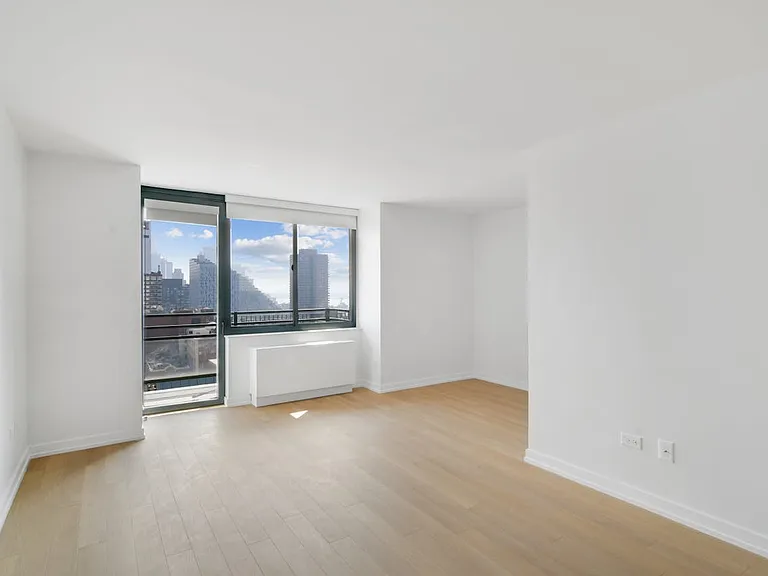 200 W 60th St #16A — Photo 3