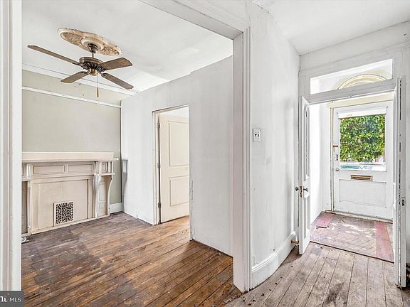 3rd image of 2417 E Cumberland St
