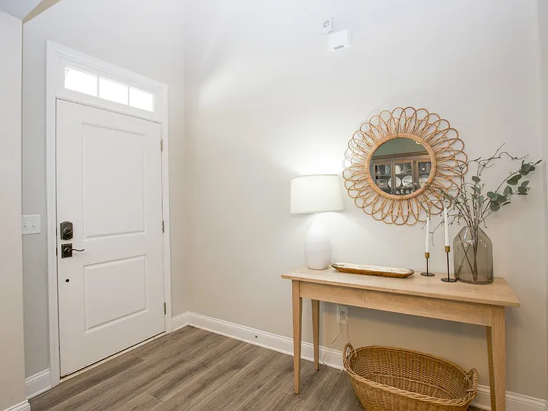 240 Parrish Ln — Photo 6