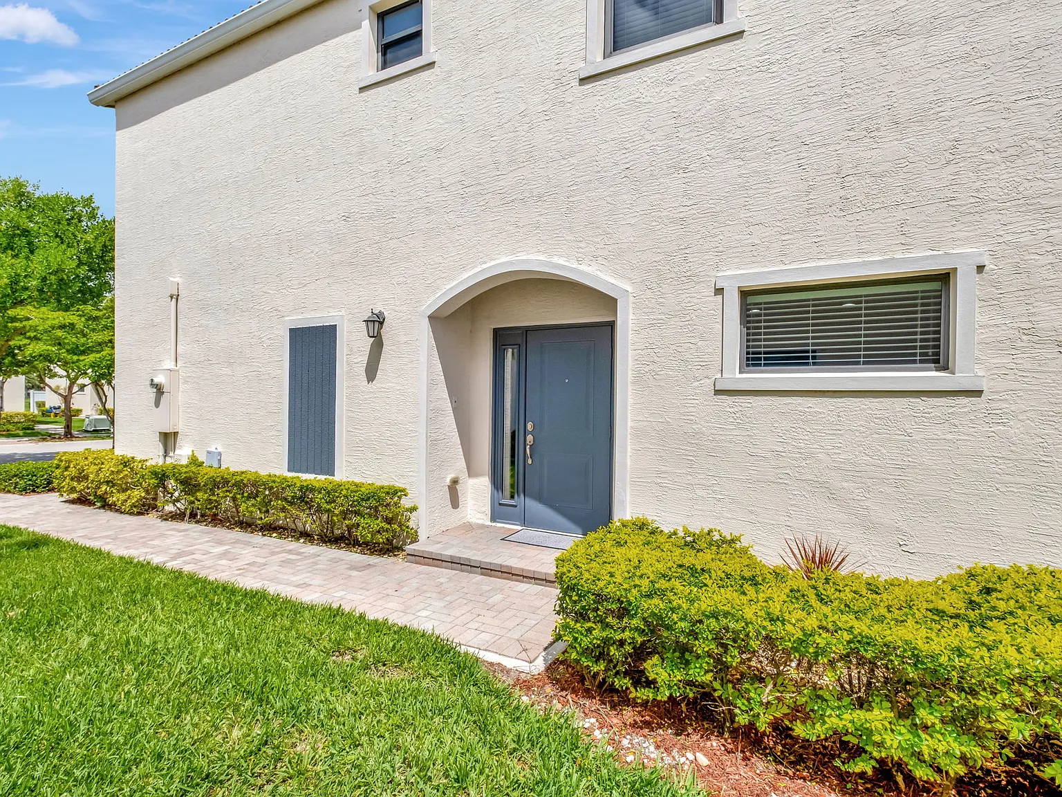 4 bed, 1920 sqft, $3,850 — Photo 3