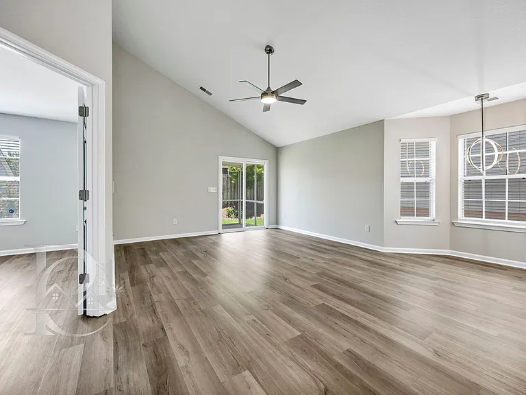 508 Lanesborough Dr — Photo 12
