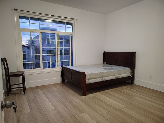 2nd image of 120 Parkview Ave #B