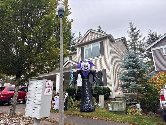 2nd image of 7817 Cortland Ave SE