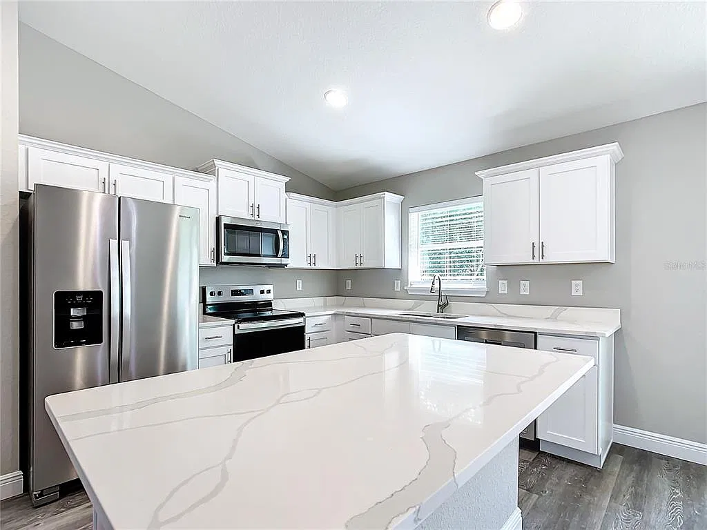 3 bed, 2.0 bath, 1453 sqft, $1,795 — Photo 4