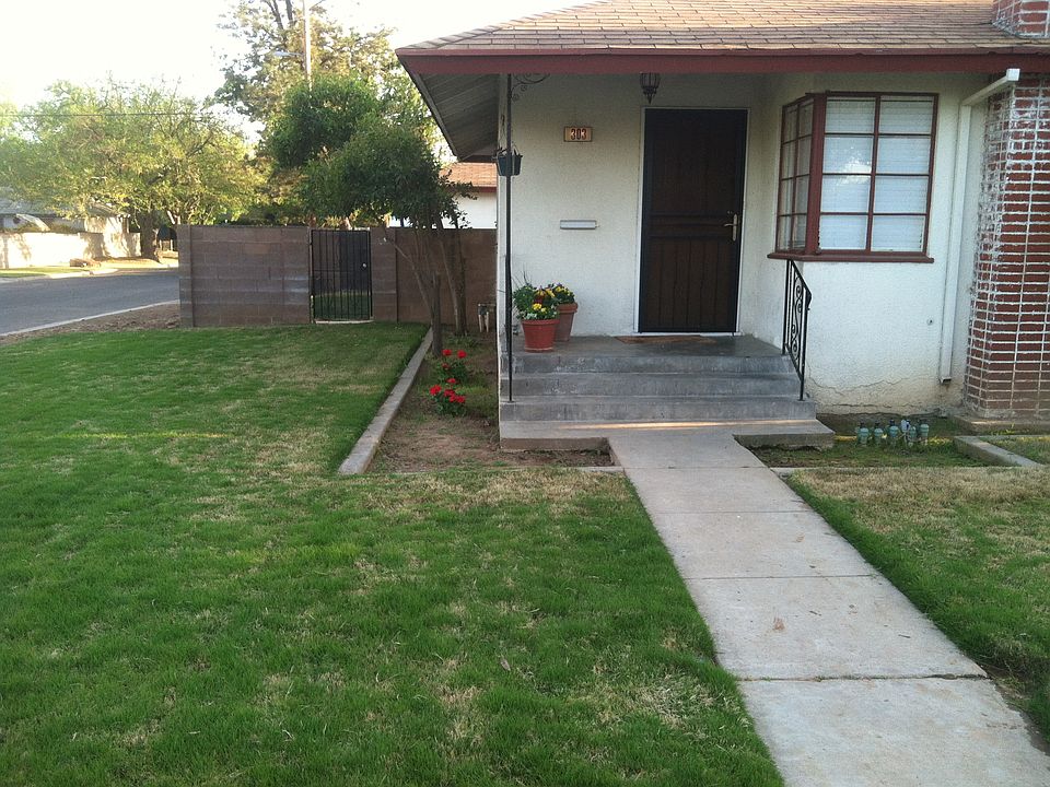 2nd image of 303 W Robinson Ave