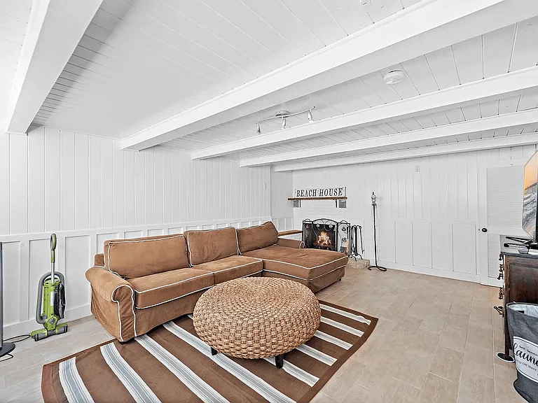 129 McAulay Pl — Photo 35