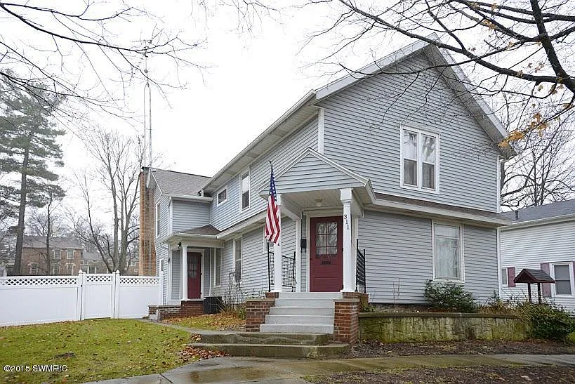 311 N Eagle St photo 1