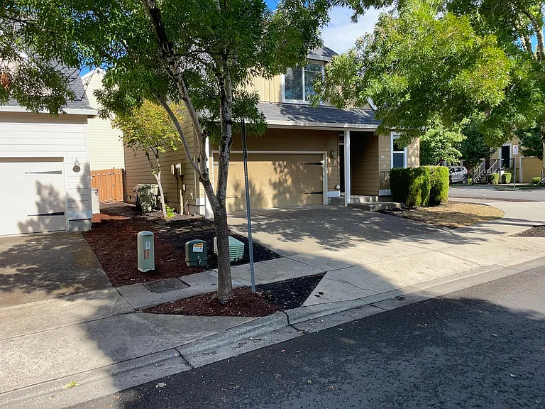 347 NW 207th Ave — Photo 4