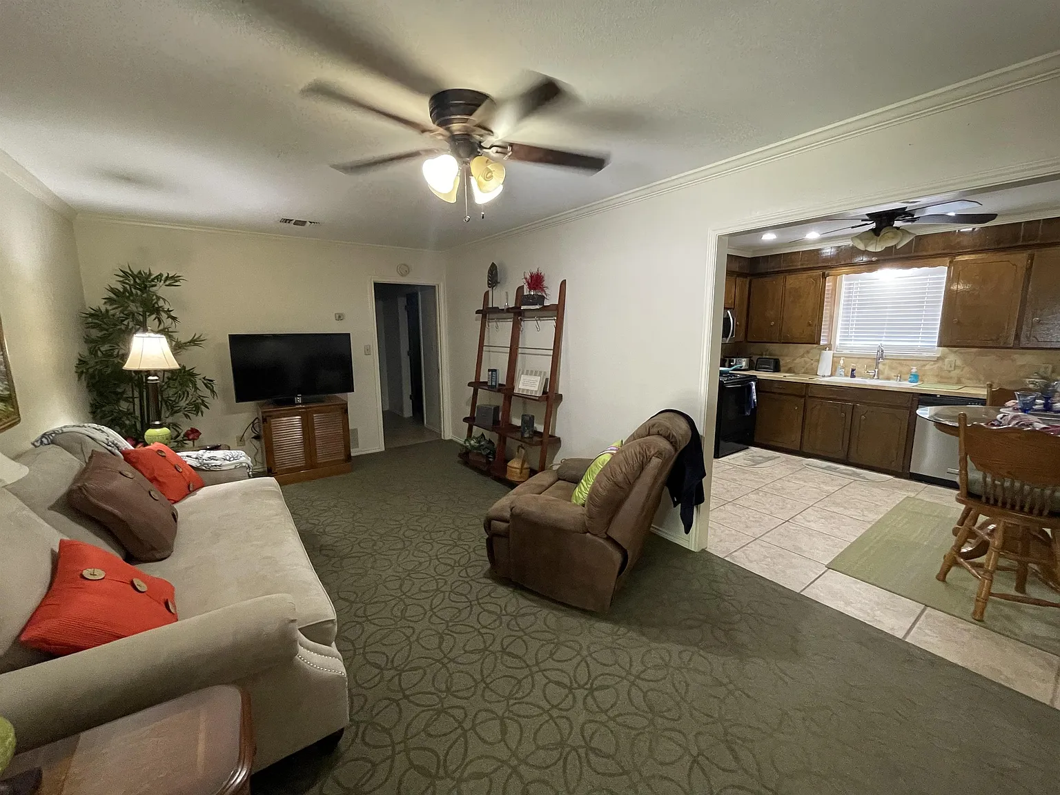 912 Canyon - 6- Air B&B — Photo 1