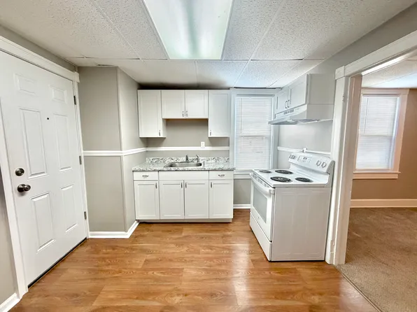 37 Belvidere St APT 2, Nazareth, PA 18064