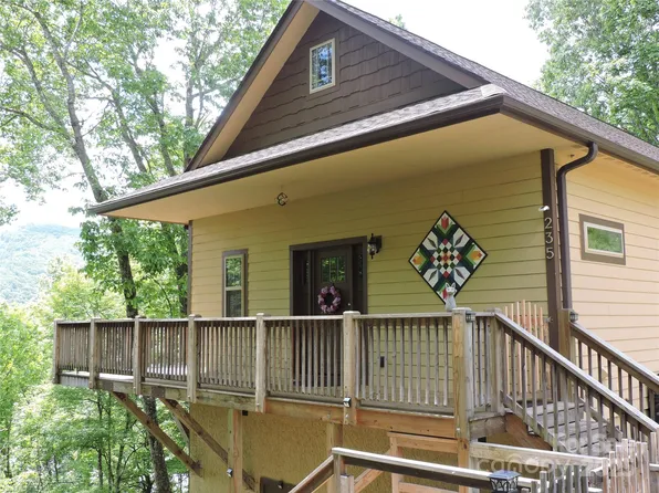 235 Red Oak Ln, Burnsville, NC 28714