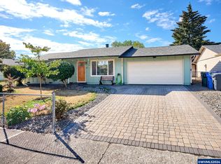 4758 Castle Dr NE, Salem, OR 97301