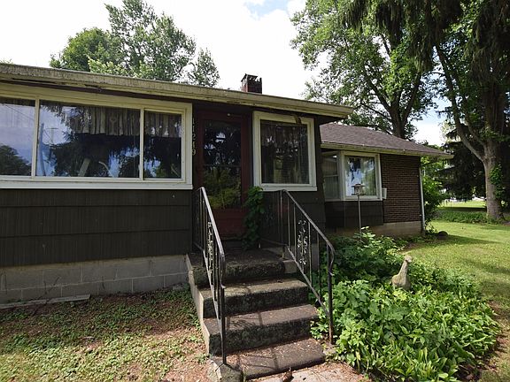 2nd image of 11249 Fairview St