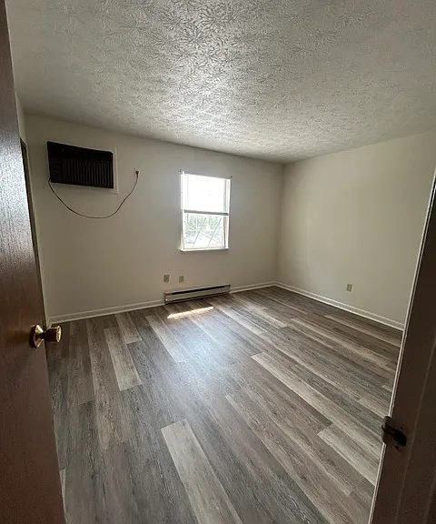 501 W Silver St #B — Photo 5