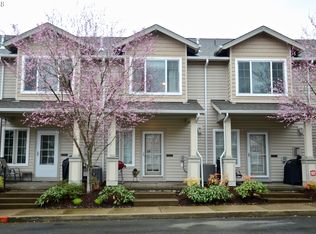 10767 NE Gateway Pl, Hillsboro, OR 97006
