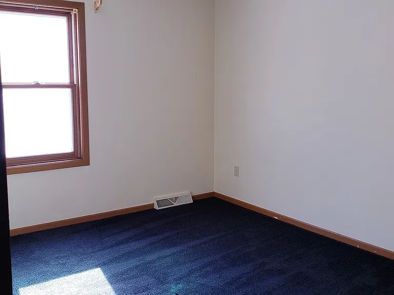 718 Washington St — Photo 12