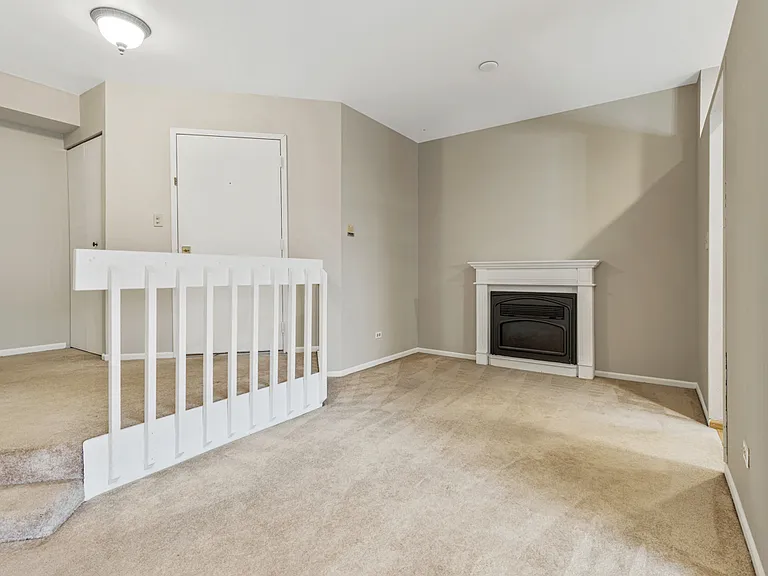 1665 Commodore Ct #7 — Photo 6