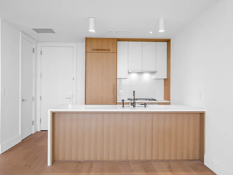 22-18 Jackson Ave #511 — Photo 1