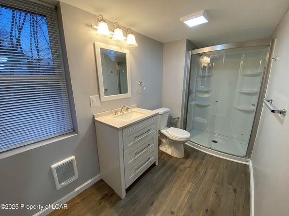 124 N Main St, Ashley, PA 18706