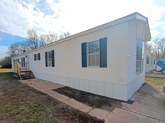 3rd image of 83 Deerwood Dr