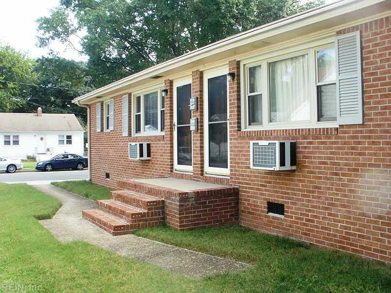 1st image of 1127 E Balview Ave #A